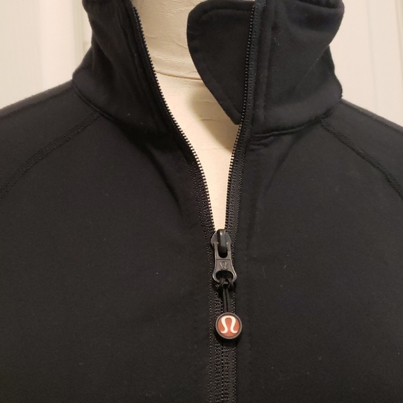 Lululemon spandex running jacket - Picture 5 of 5